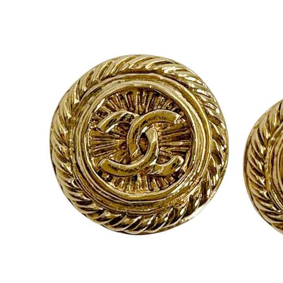 CHANEL Vintage Gold Logo Earrings - Picture 4 of 8